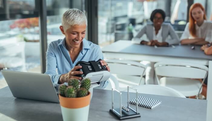 older-woman-trying-virtual-reality