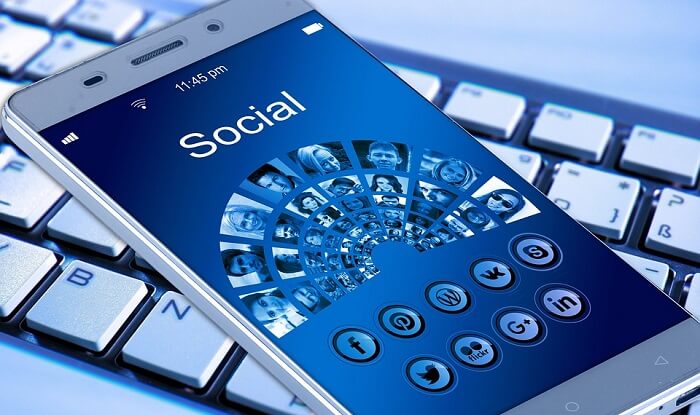 social media on cell phone