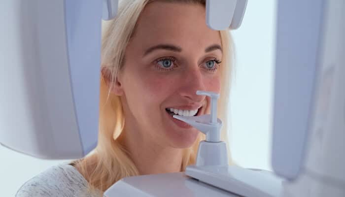 young woman getting 3d panoramic x-ray