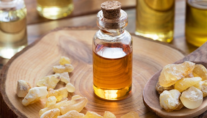frankincense oil next to oil resin