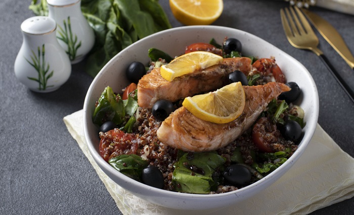 salmon with quinoa dish - mind diet recipes
